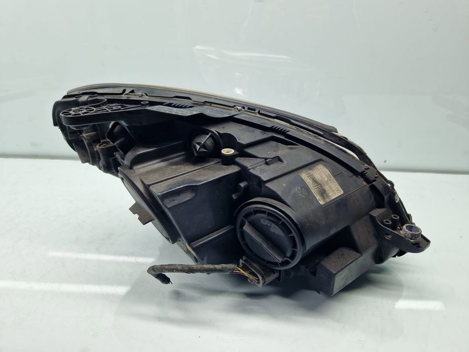 Far stanga Mercedes Clasa C (W204) [Fabr 2007-2014] A2048209161