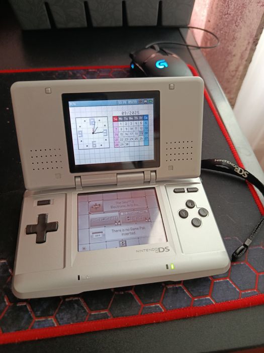 Consola Nintendo DS NTR-001 cu 9 jocuri originale cablu usb și husa