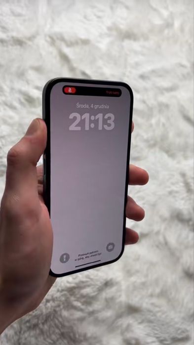 iPhone 15.      .