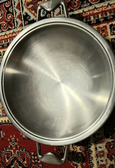 Продам малый казан от "Цептер".