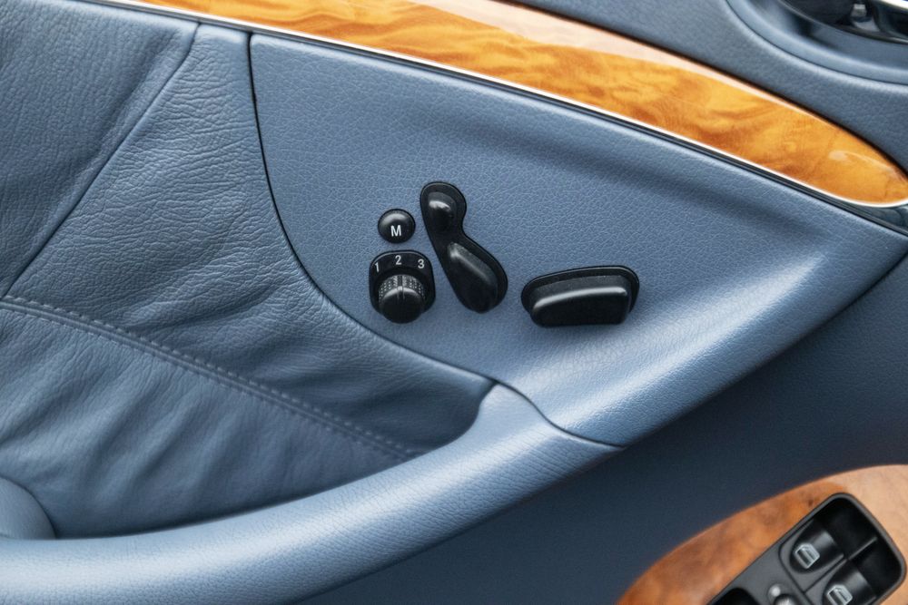 Mercedes-Benz CLK 320