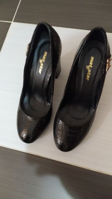 Дамски обувки Лачени 36 номер