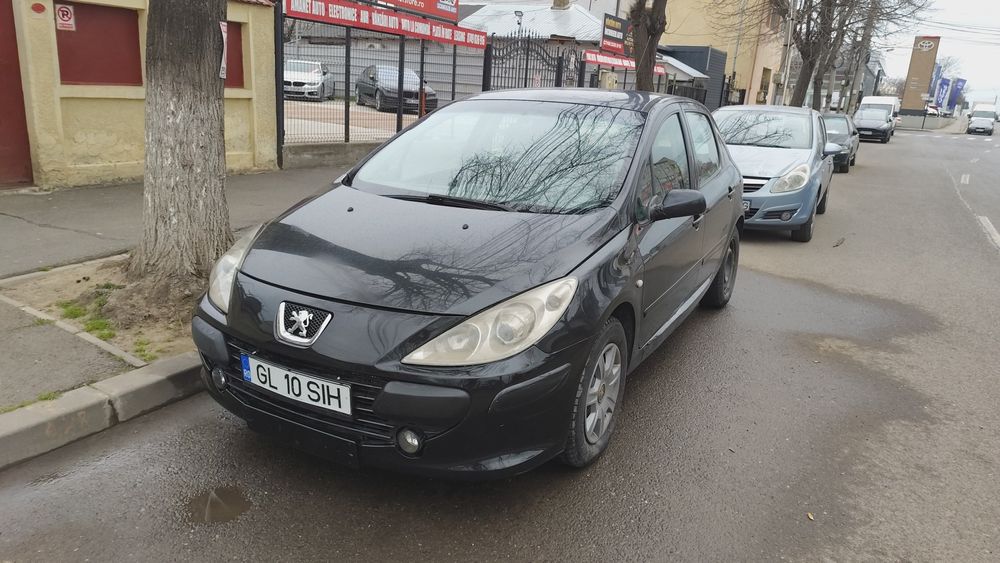 Mașina Peugeot 307 de vânzare.