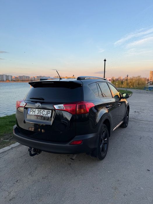 Toyota RAV4 Vând Toyota RAV4, modelul Mk4 (Generația a 4-a), anul fabricației 2013
