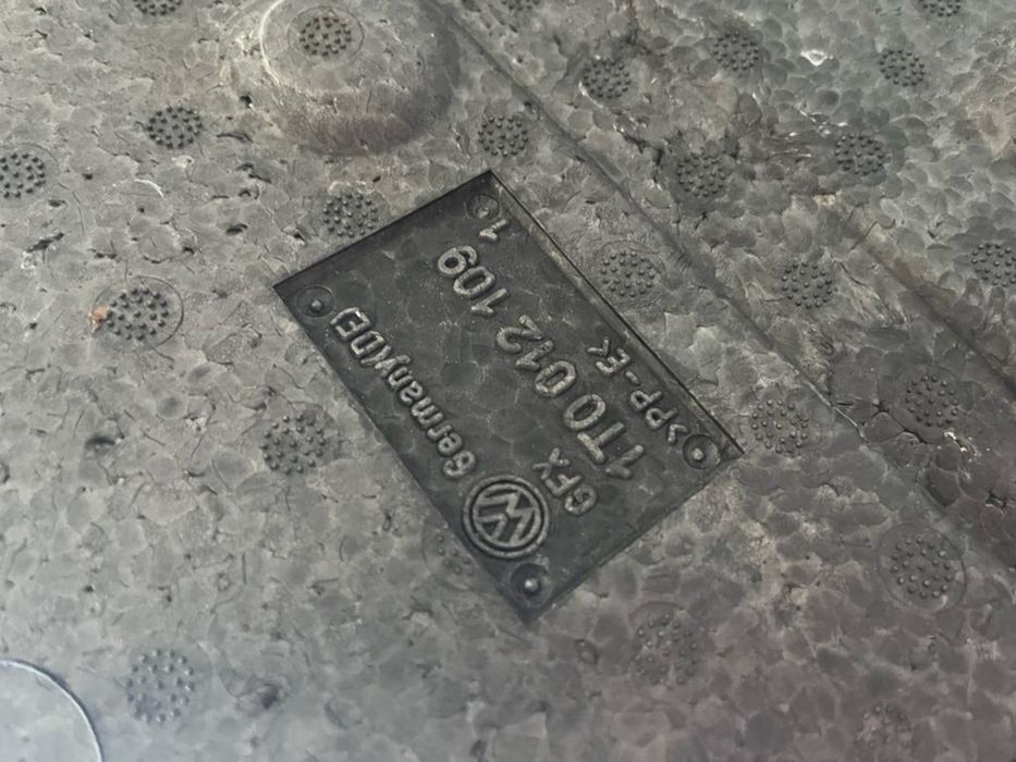 Резервен комплект крик стиропор ключ пяна кука Vw Touran T1 Тоуран