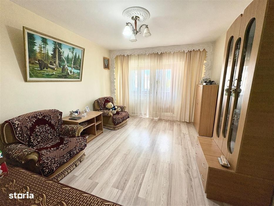 Apartament 3 camere, decomandat, 2 bai, oras Targu Frumos, jud Iasi