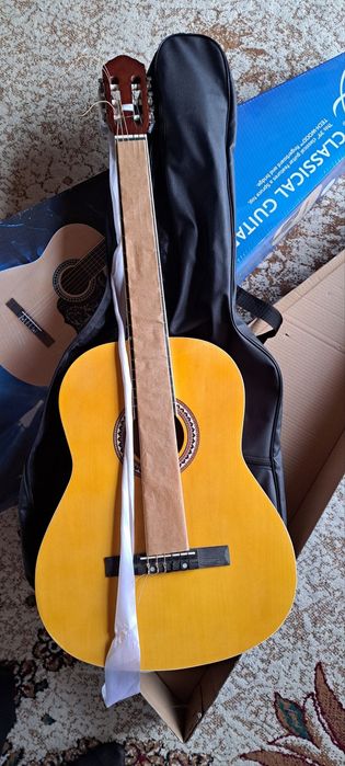 Gitara .dastafka bilan