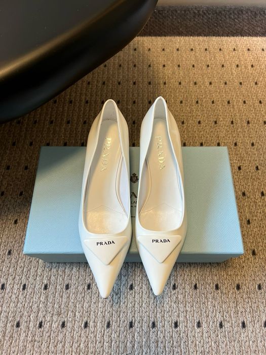 Pantofi cu toc Prada