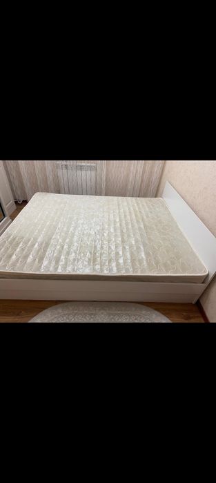 Продам двуспальную кровать