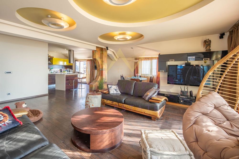 Продава се Четиристаен апартамент в Варна, Чайка - 200 кв.м за 2100 €/кв.м - Снимка #2