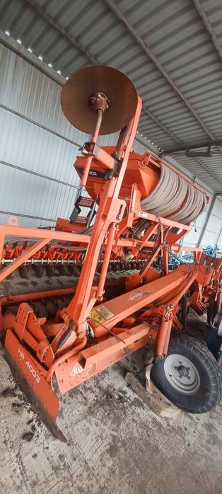 Semanatoare Kuhn Venta LC 402