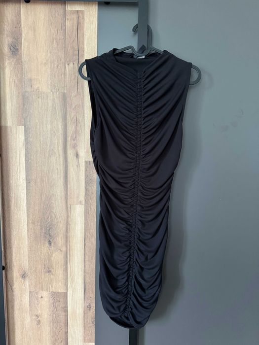 Къса черна рокля, М номер, H&M