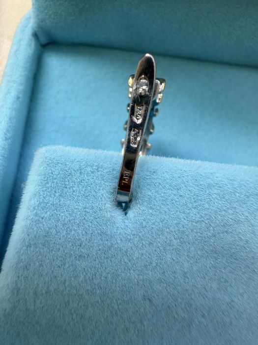 Золотые серьги с бриллиантами