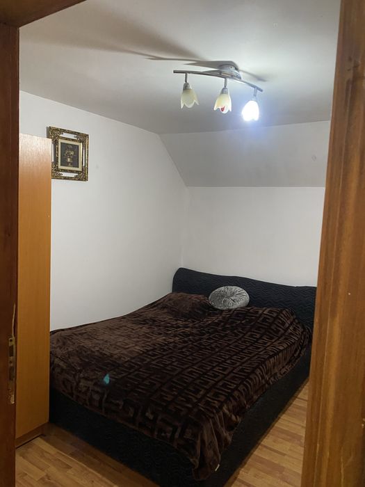 Camere de inchiriat intr-un spatiu comercial!