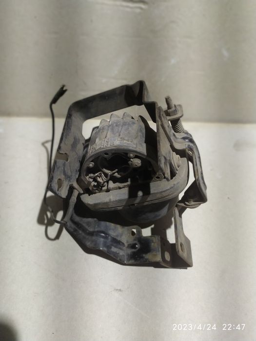 противотуманка Mitsubishi lancer 9