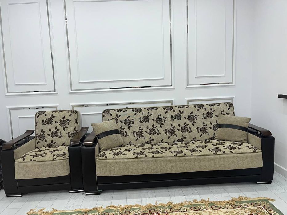 Раскладной диван  б/У