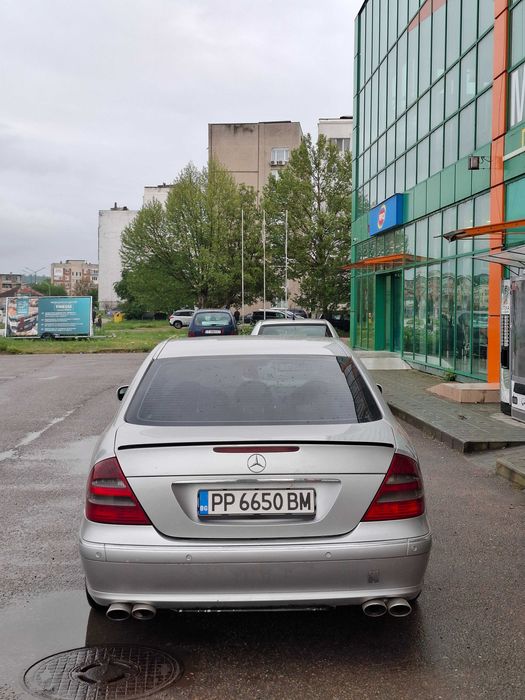 Мерцедес w211 270cdi 2002