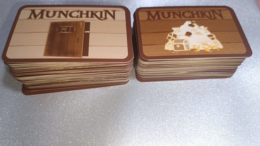 Настольная игра "легендарный Манчкин"