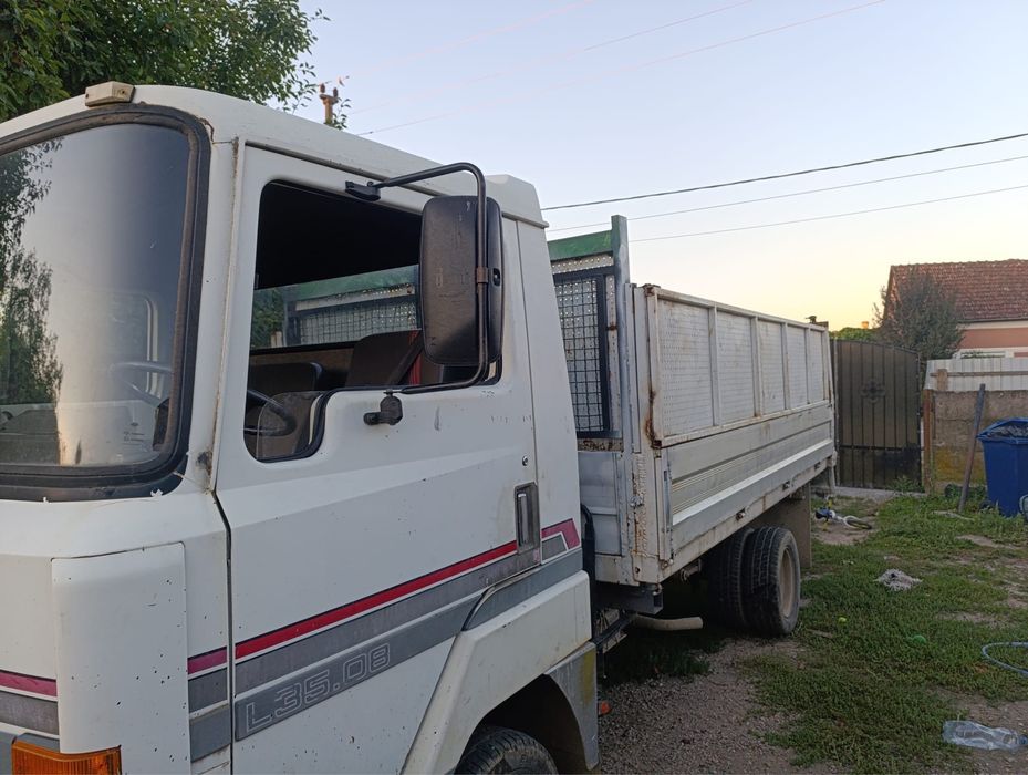 Camioneta Nisan L35 motor Iveco basculabila an 91