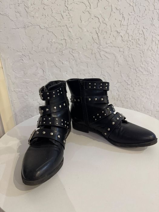 Продам б/у обувь