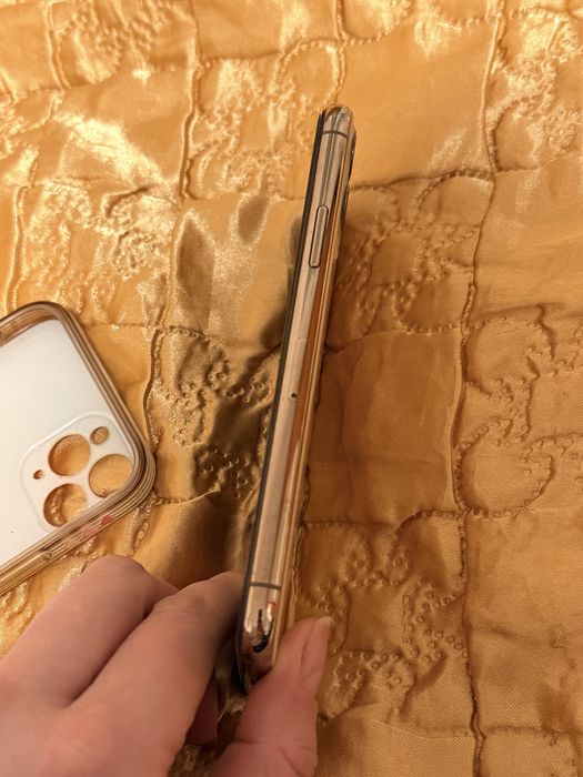 Iphone 11 Pro telefon mobil cu husa de protectie