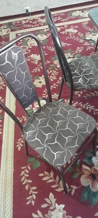 1 Стол и 6 стулчик. Новый.