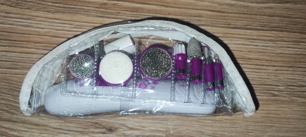 Сет за маникюр и педикюр