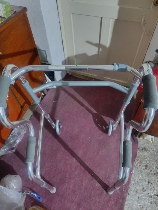 Ходунки для пожилых