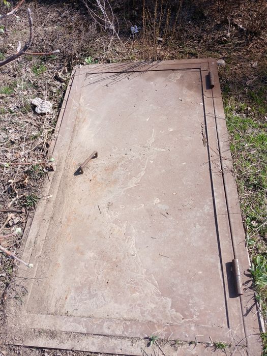 Дверь, большой, тяжелый