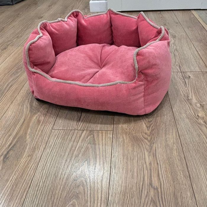 Продам лежанку для кошки