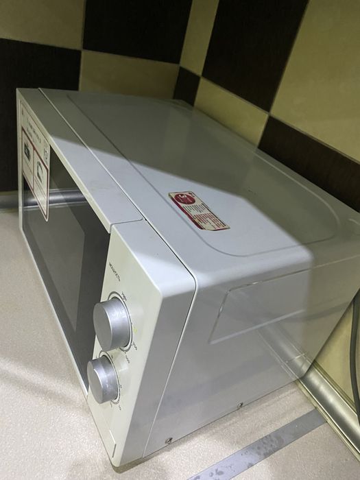 Продается микроволновая печь LG MS-2022D