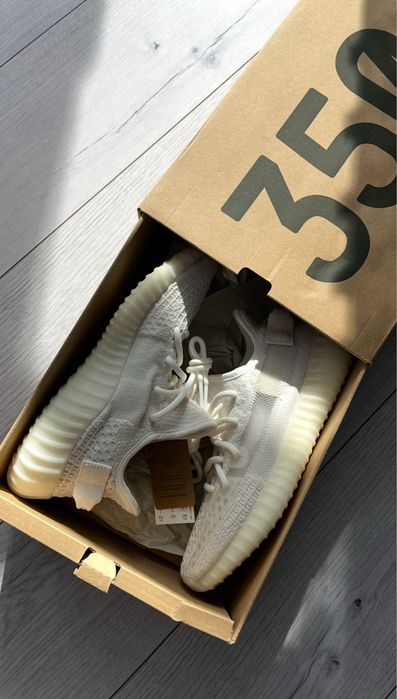 Yeezy Boost 350 v2 Bone
