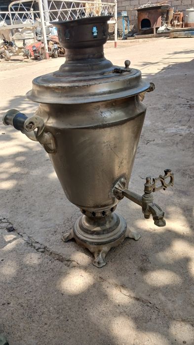 Bu 3ta samovar rasiyskiy