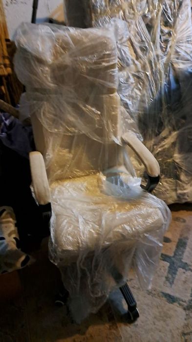 Кресло б/ у в хорошем состоянии,