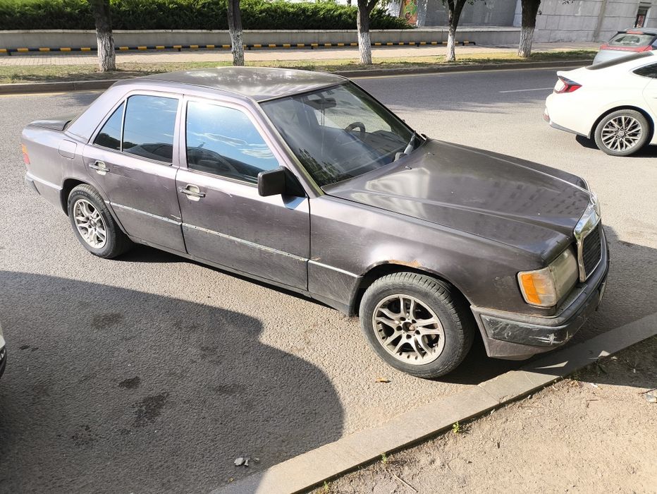 Продам Мерседес 124