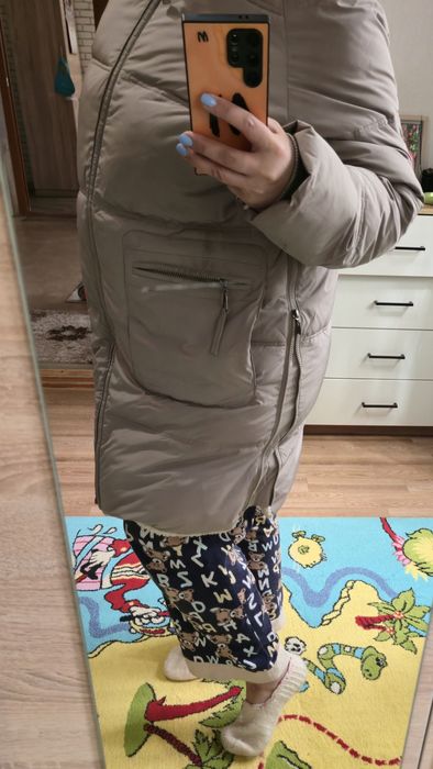Продам зимний пуховик 52- 54 размера