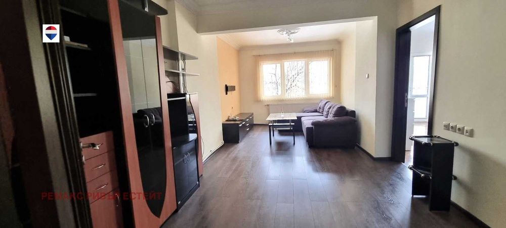 Продава се Тристаен апартамент в Русе, Център - 95 кв.м за 985 €/кв.м - Снимка #2