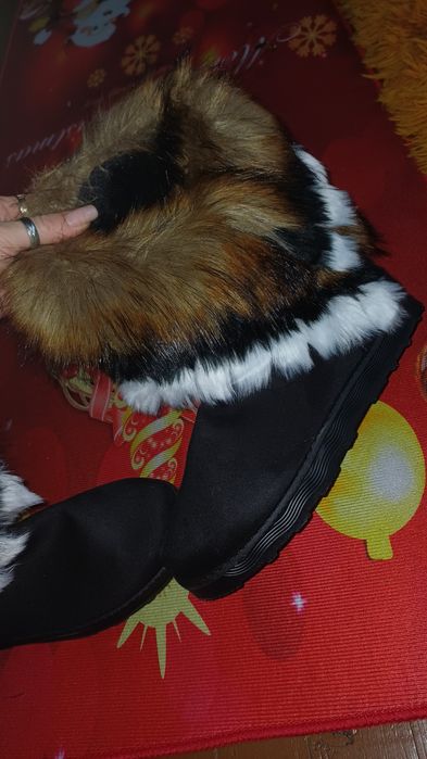 Дамски боти с пух