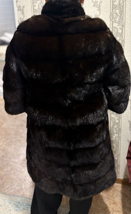 Продам норковую шубу