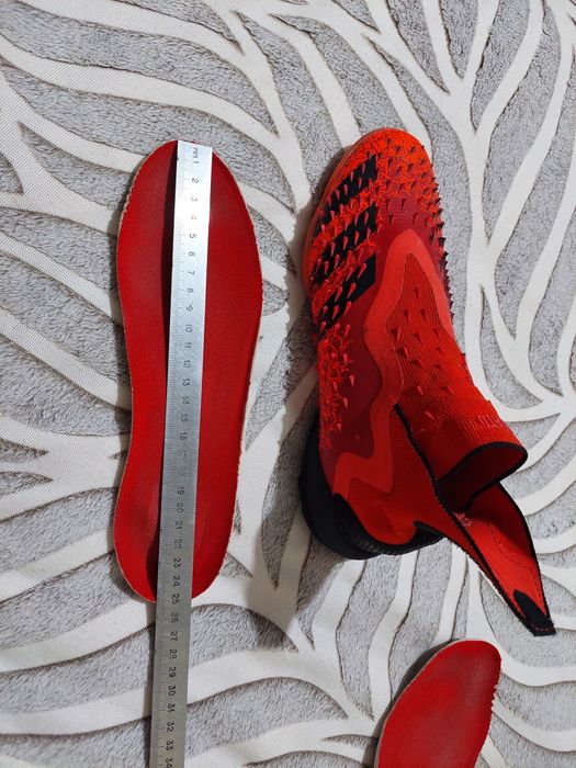 Продам сороконожки Аdidas Predator