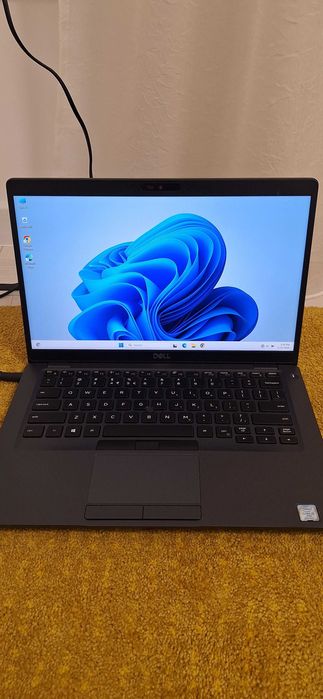 Laptop Dell Windows 11 cu i5 gen 8, 256 SSD, 14 inch full HD, 4G-GPS