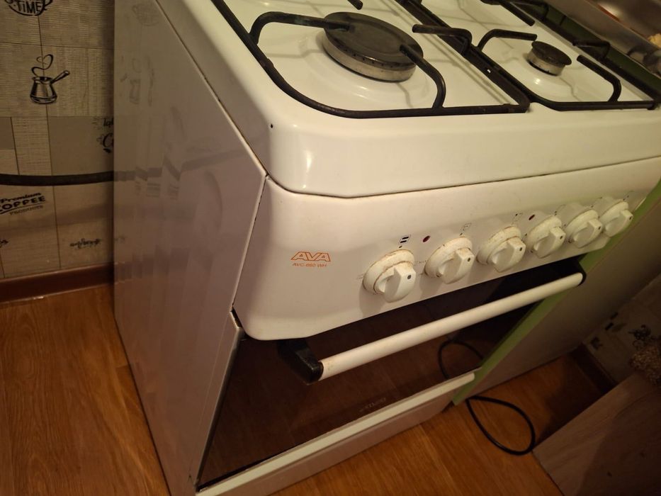 Продам газ плиту с духовкой