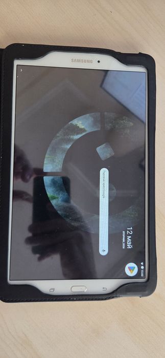 Samsung Galaxy Tab E 9.6 (SM-T560) 8GB + калъф
