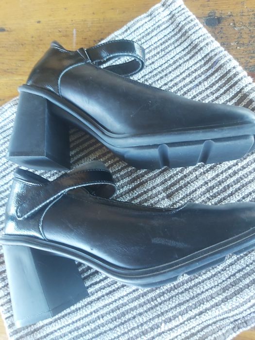 Pantofi comozi si eleganti