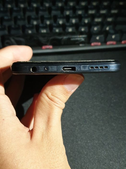 Vivo Y33s, телефон