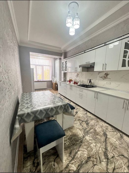 Срочно сдаётся 3-х комнатная квартира  новостройка Гагарина цена 500$