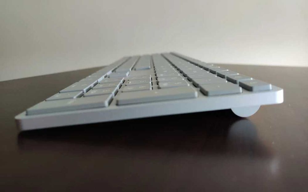 КУПУВАМ Microsoft Bluetooth Keyboard with Fingerprint ID