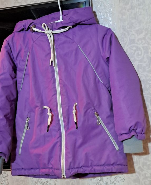 Продам курточку примерно 5 лет