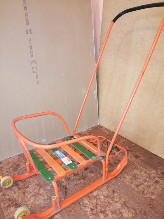 Детские саночки к зиме