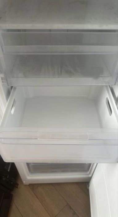 Продам морозильную камеру Indesit